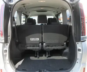 Toyota Noah 1.8 Front-Wheel Drive Hybrid (7-seater) 2021 Silver