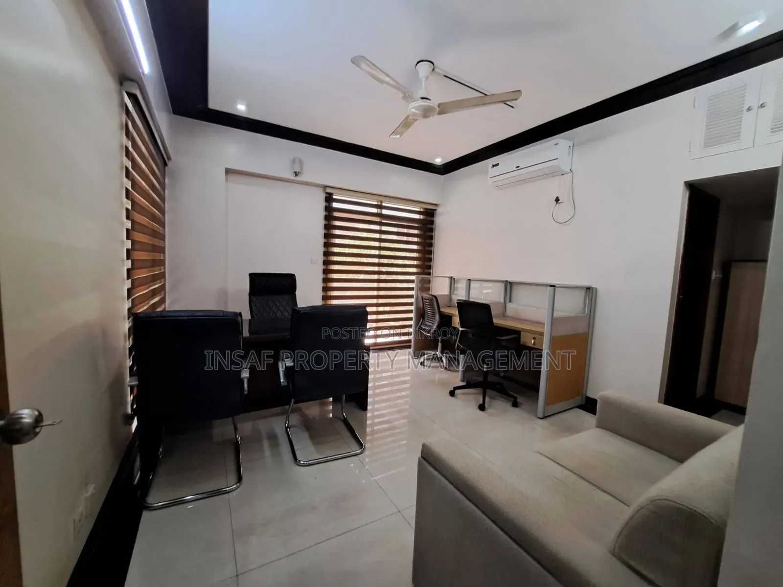 ভাড়ার জন্য প্রিমিয়াম সম্পূর্ণ ফার্নিশড অফিস স্পেস