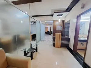 ভাড়ার জন্য প্রিমিয়াম সম্পূর্ণ ফার্নিশড অফিস স্পেস