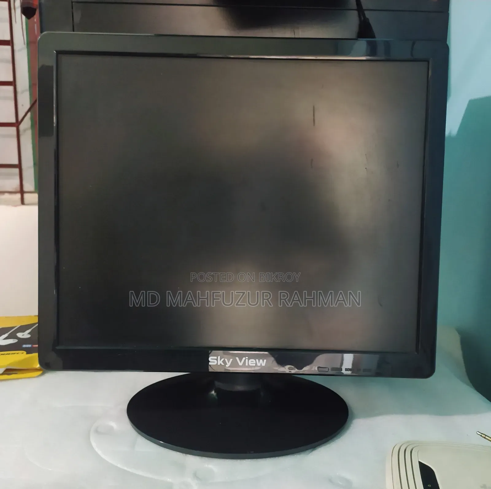 Sky View 17 Inch Square LED Monitor (SV701) - Fresh Condition