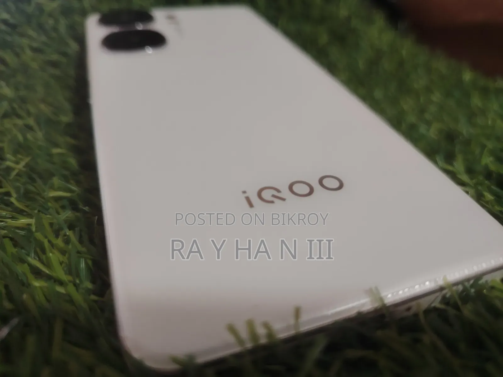 iQOO 256 GB White