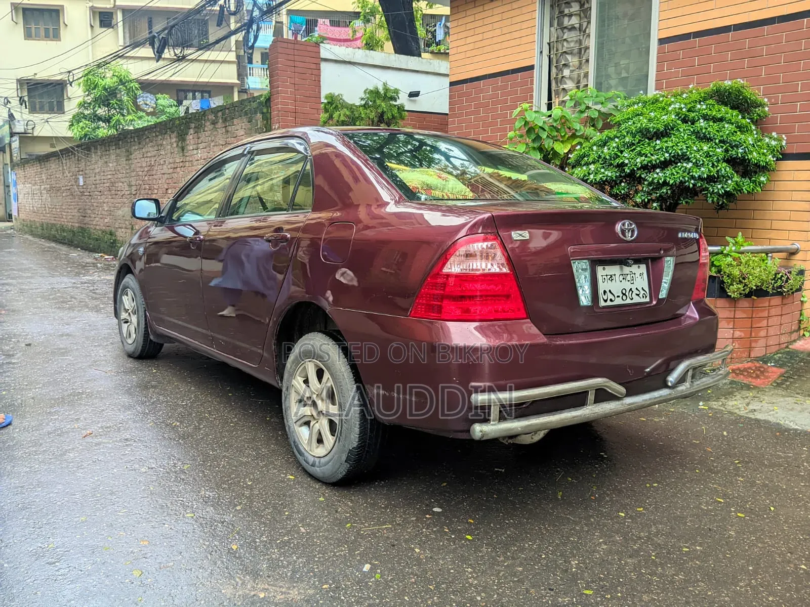 টয়োটা করোলা ২০০৫ লাল