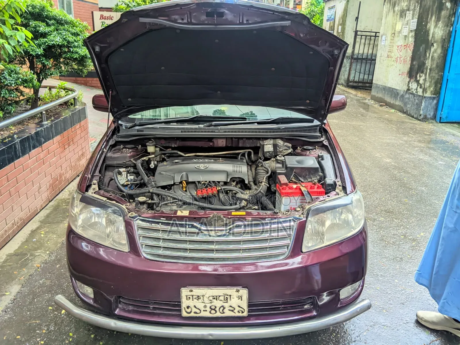 টয়োটা করোলা ২০০৫ লাল