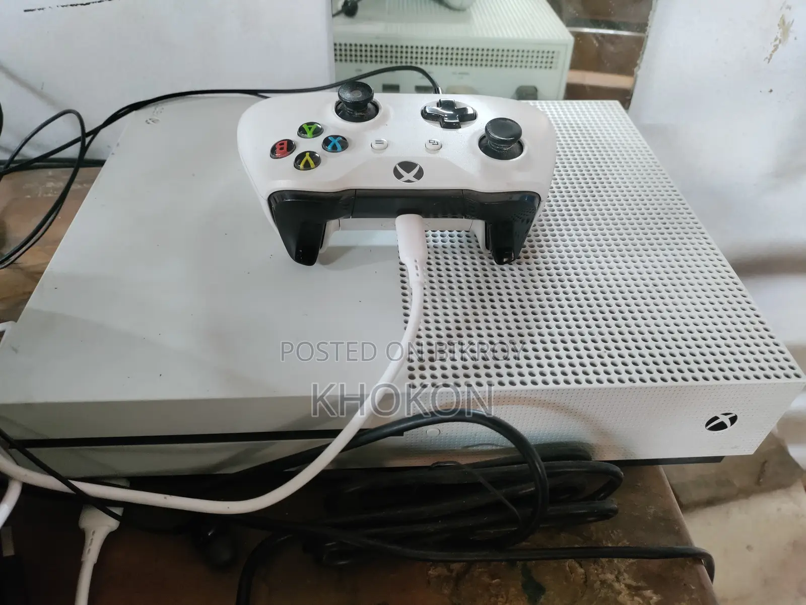 1. Xbox One S With Forza Horizon 5 & EFC Football, 2. PNG Steering Wheel