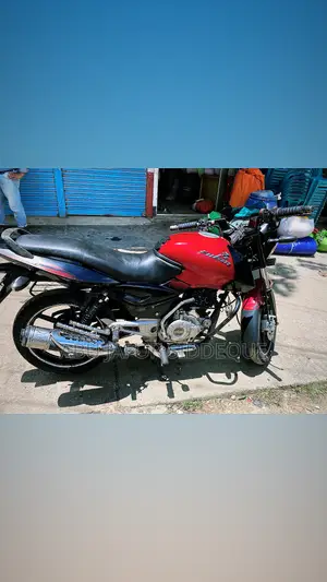 বাজাজ পালসার ১৫০ ২০১৪ লাল