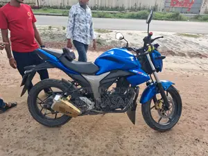 সুজুকি গিক্সার ২০২২ ব্লু