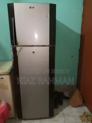 LG Refrigerator.Made in Malaysia. 300 Liter .Full Tip-Top Condition .
