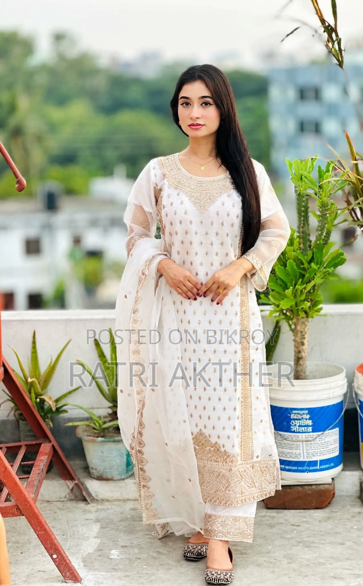অরগাঞ্জা থ্রি-পিস