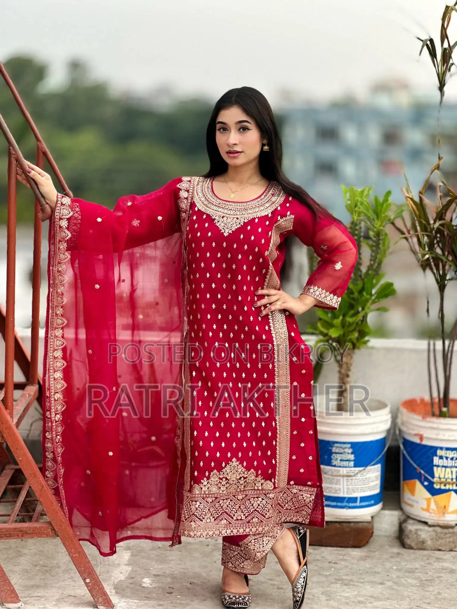অরগাঞ্জা থ্রি-পিস
