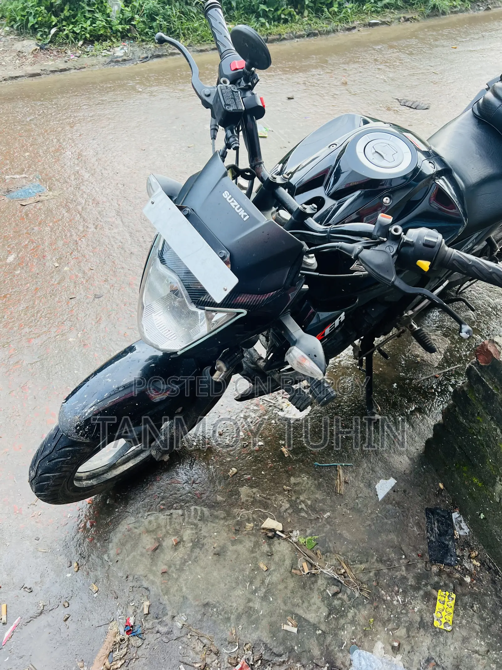 সুজুকি জিক্সার ২০২৪ ব্ল্যাক