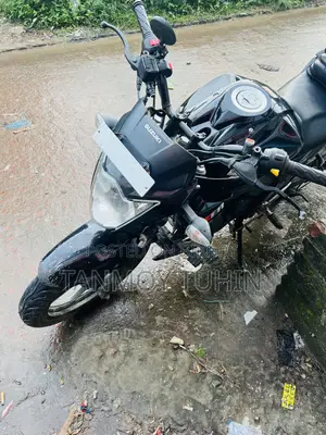 সুজুকি জিক্সার ২০২৪ ব্ল্যাক