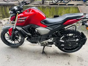 ইয়ামাহা এফজেডএস ভি৩ ২০২৩ লাল