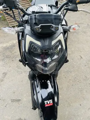 টিভিএস অ্যাপাচে ১৬০ ৪ভি ২০২৩ কালো