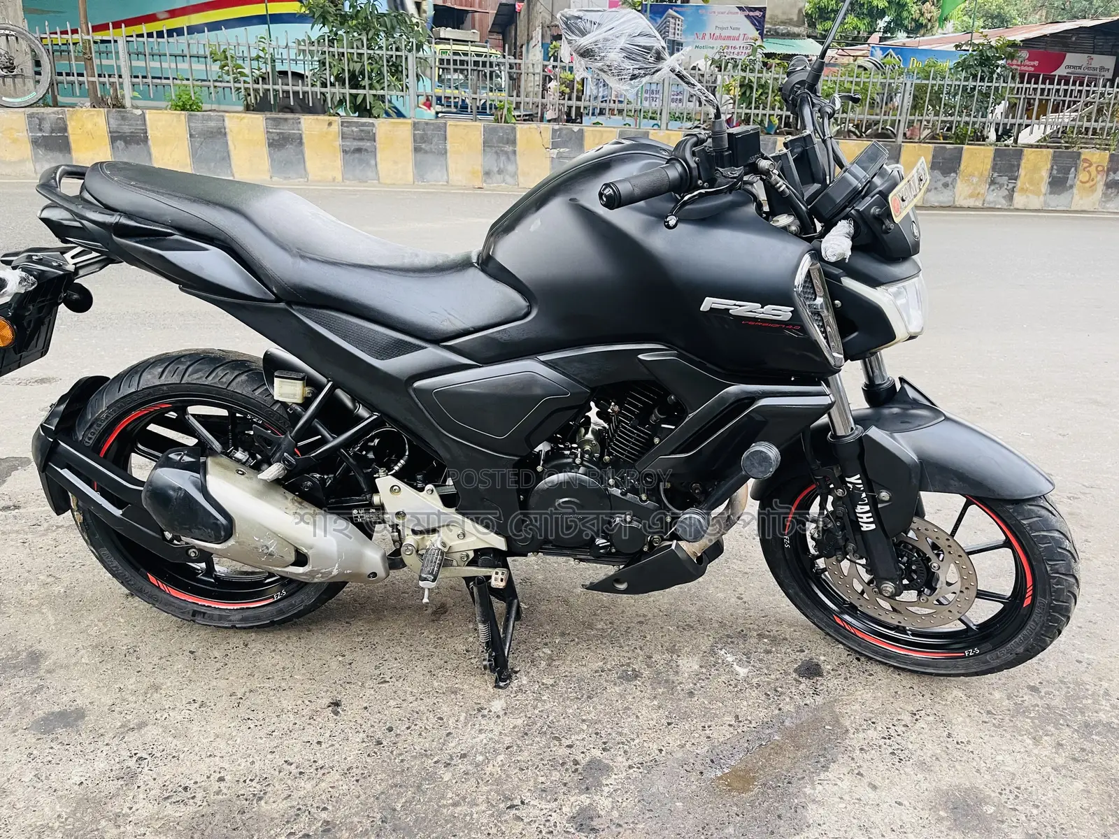 ইয়ামাহা এফজেডএস ভি৪ ২০২৪ গ্রে