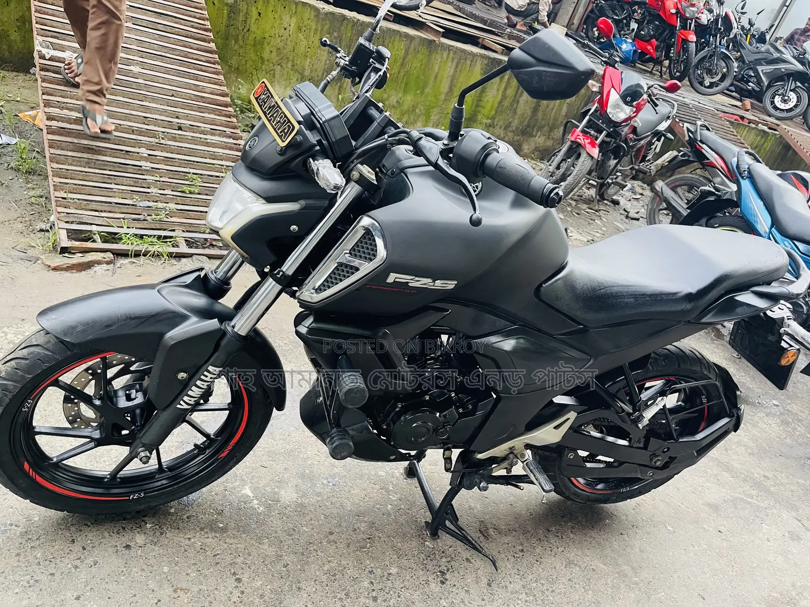 ইয়ামাহা এফজেডএস ভি৪ ২০২৪ গ্রে