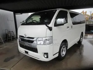 Toyota HiAce 2021 White