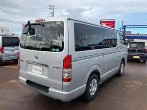 Toyota HiAce 2021 Silver