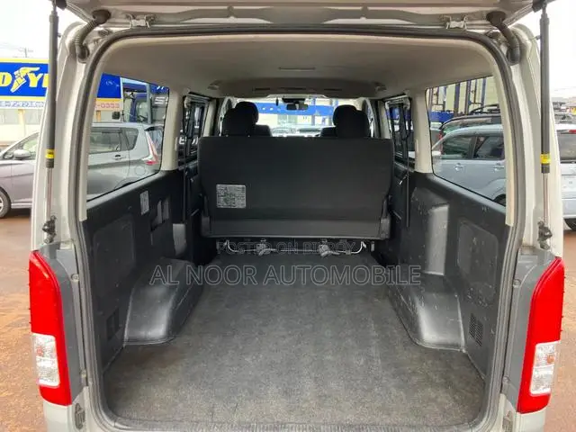 Toyota HiAce 2021 Silver