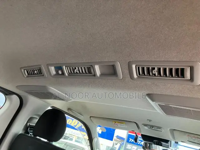 Toyota HiAce 2021 Silver