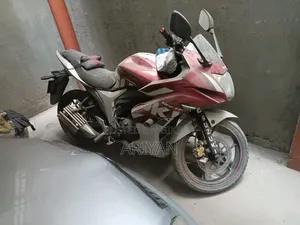 সুজুকি জিক্সার এসএফ ২০১৭ রেড