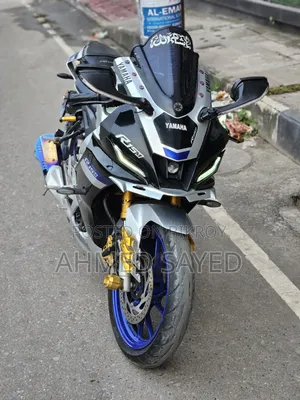 Yamaha R15M 2023 Silver