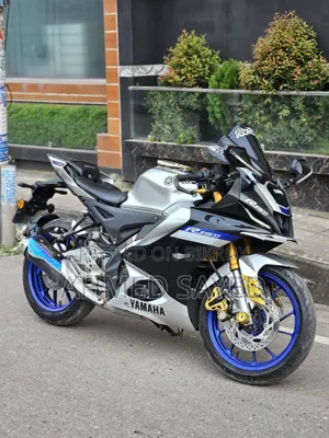 Yamaha R15M 2023 Silver