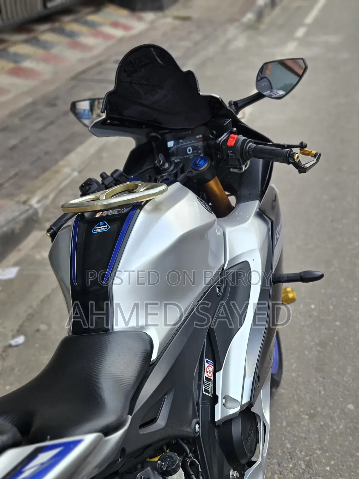 Yamaha R15M 2023 Silver