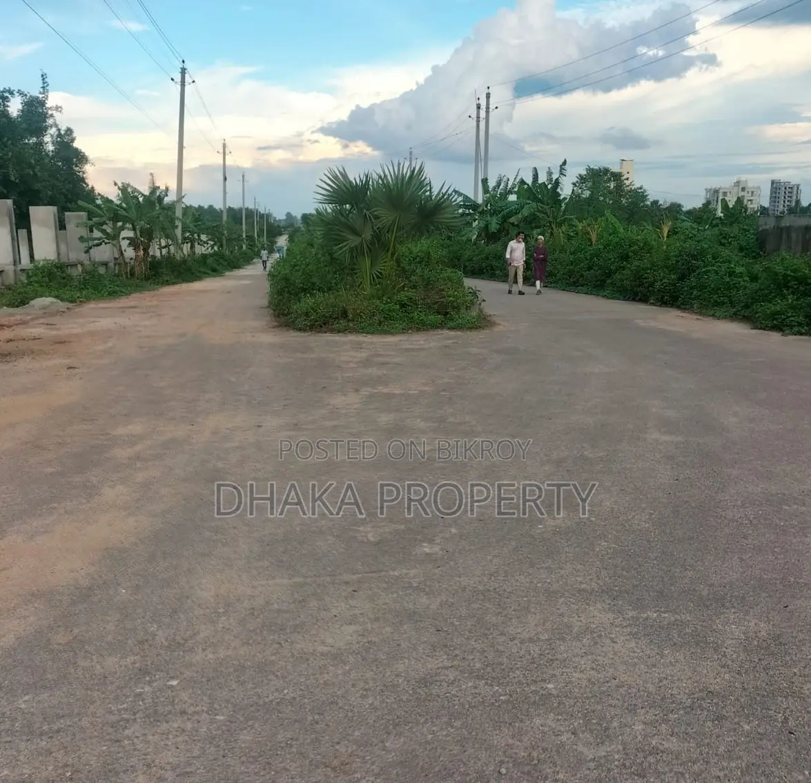 সেক্টর-২০ এ ১০০ ফিট রোড ৫.২৫ কাটা উত্তরমুখী