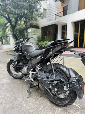 হিরো এক্সট্রিম ১২৫আর ২০২৫ ব্ল্যাক