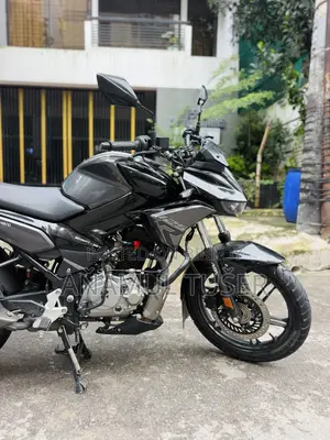হিরো এক্সট্রিম ১২৫আর ২০২৫ ব্ল্যাক