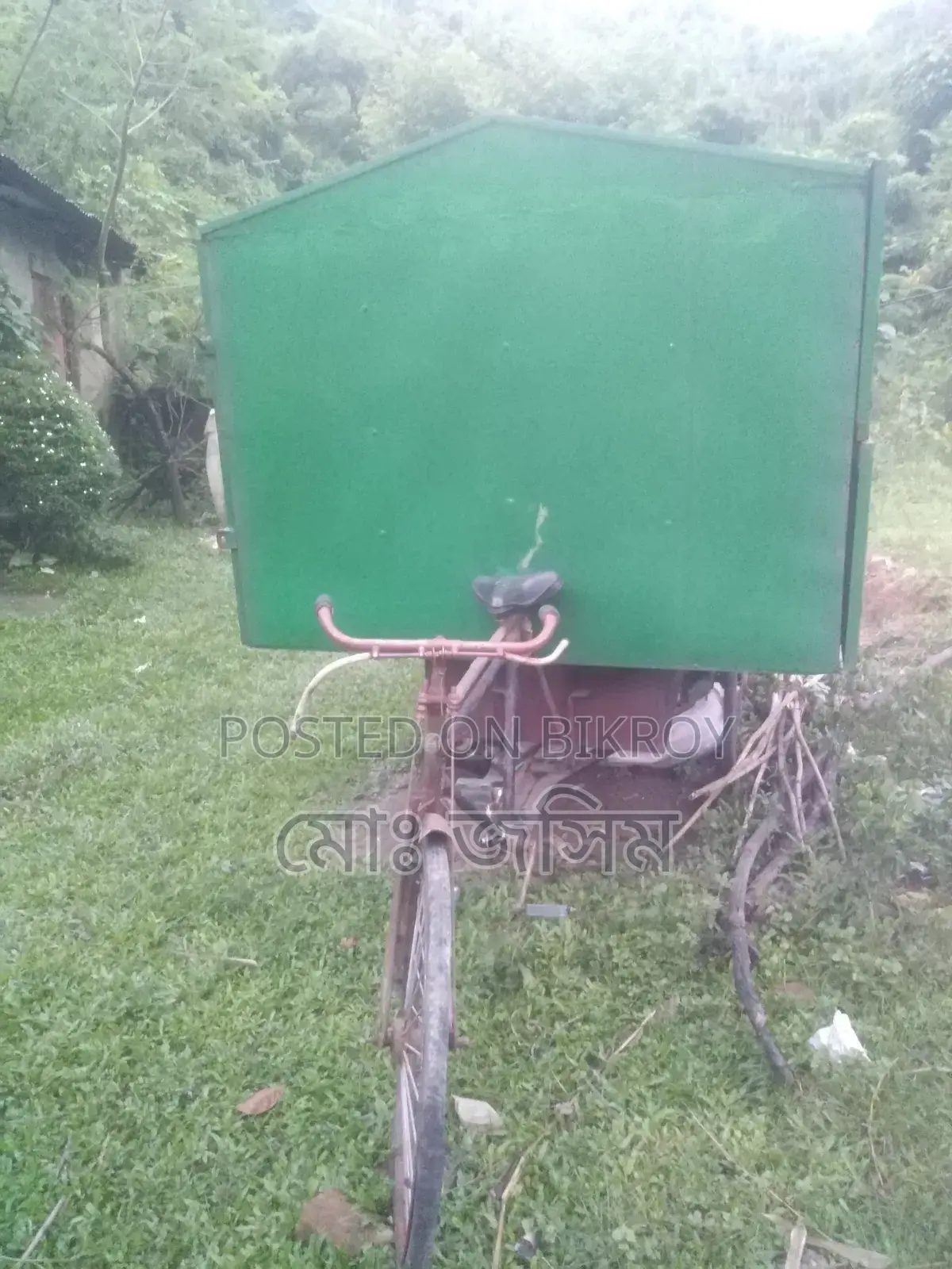 একটি তিন চাকার ভ্যান গাড়ি দোকান বিক্রি করবো
