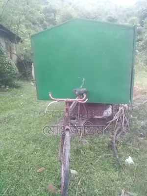 একটি তিন চাকার ভ্যান গাড়ি দোকান বিক্রি করবো