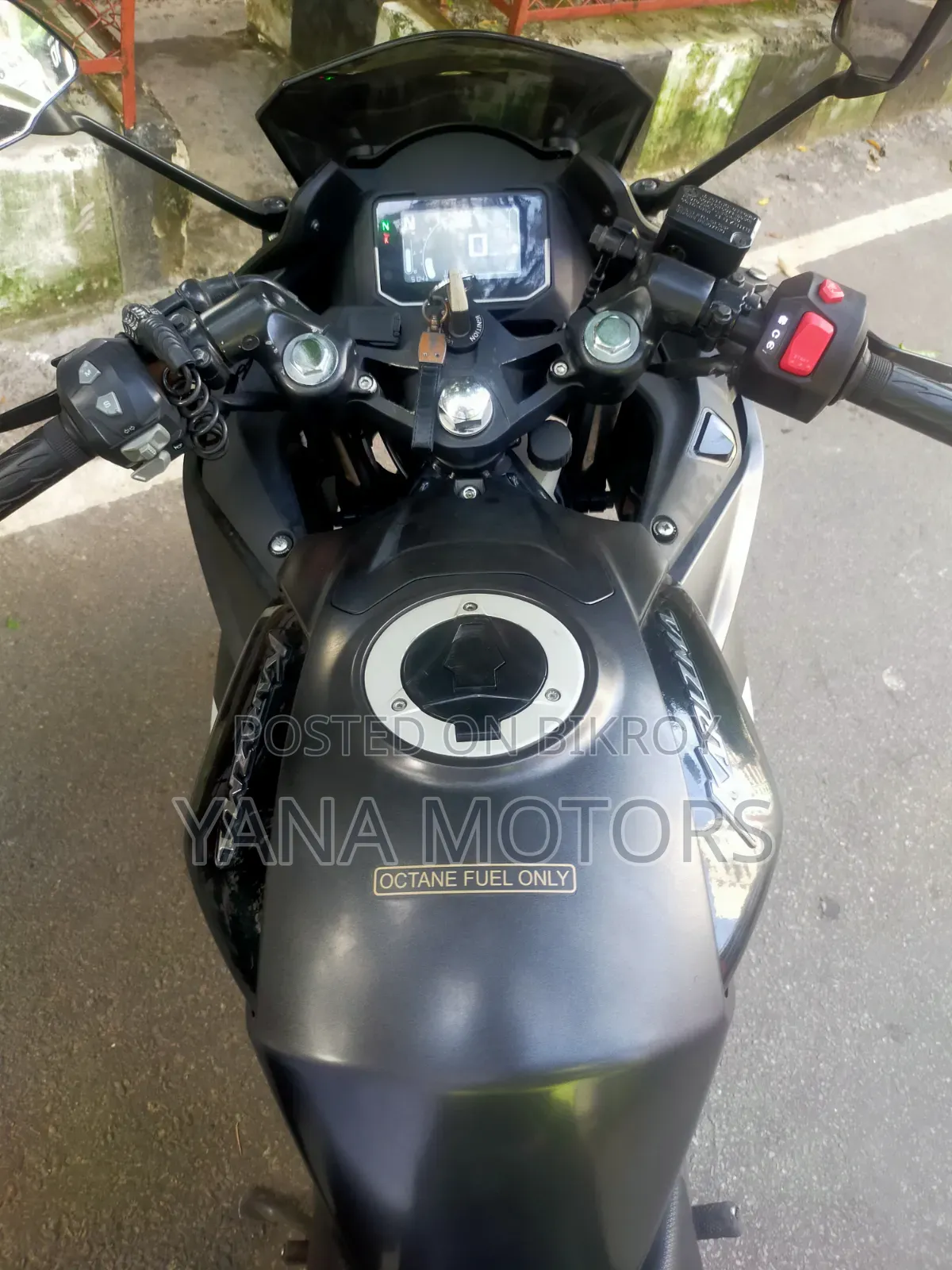 Hero Karizma XMR 210 2024 Black