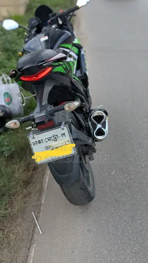 সুজুকি জিক্সার এসএফ ২০২০ কালো