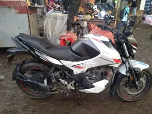 Hero Thriller 160R 2023 White