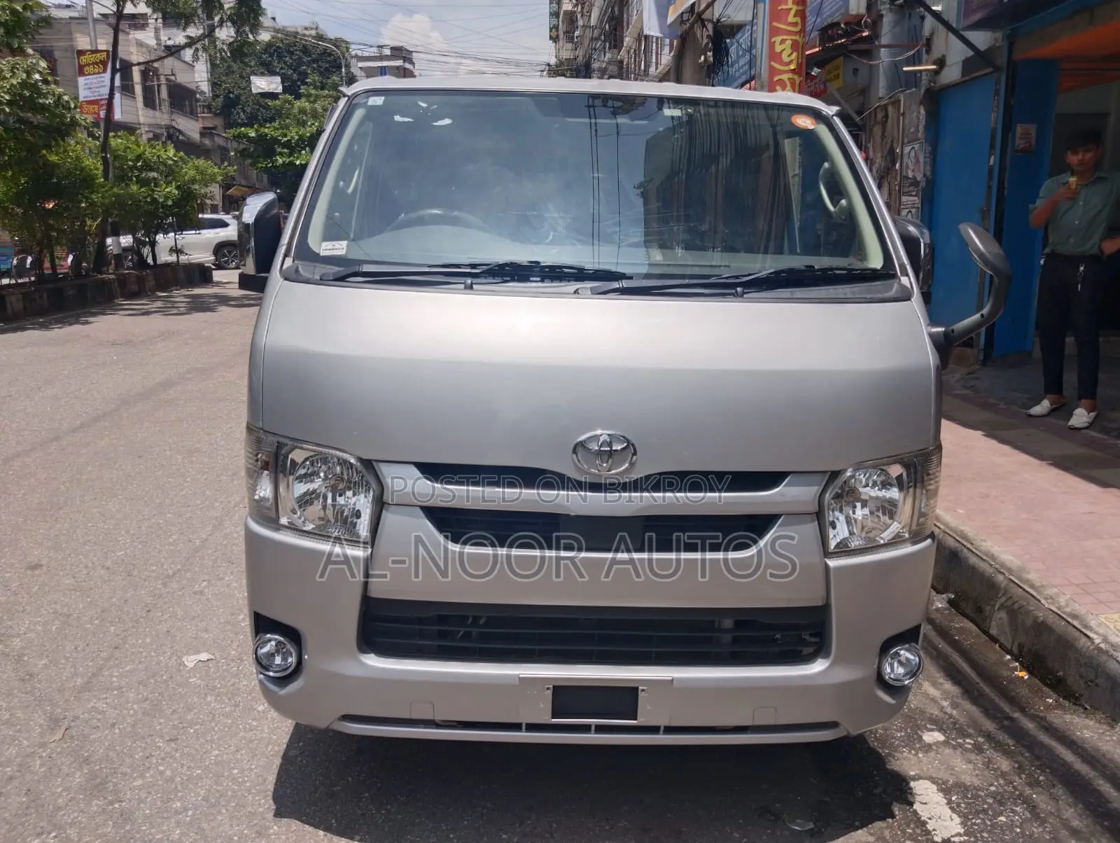 Toyota HiAce 2021 Silver
