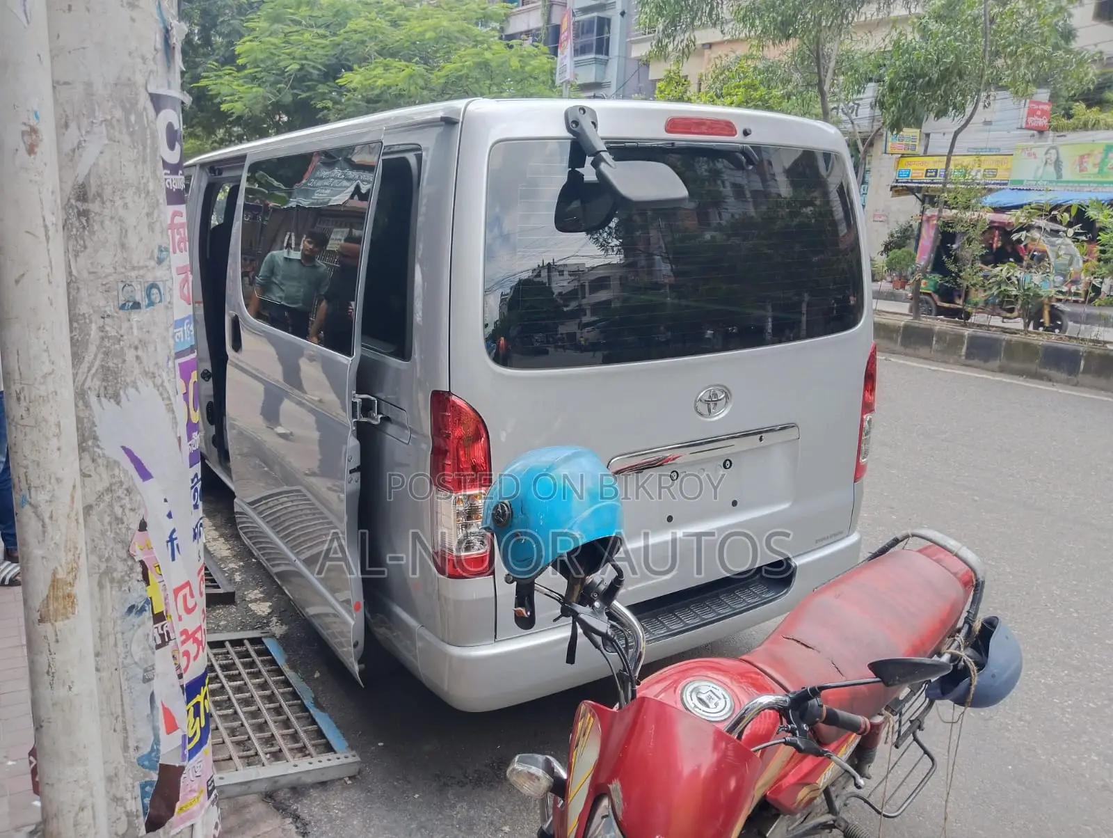Toyota HiAce 2021 Silver