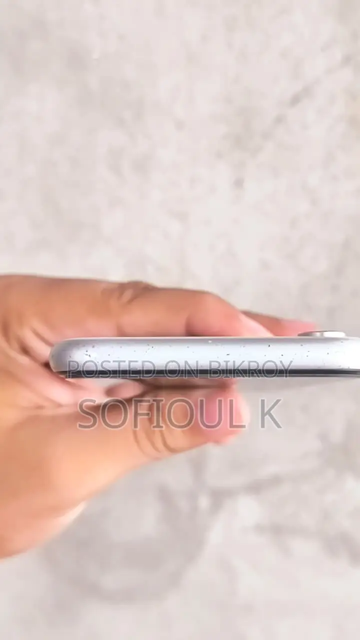 Apple iPhone XR 64 GB White