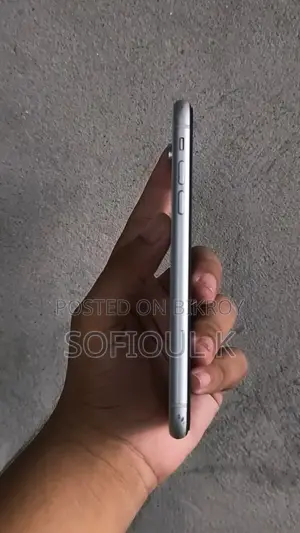 Apple iPhone XR 64 GB White