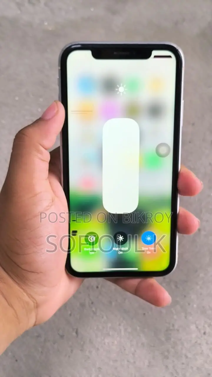 Apple iPhone XR 64 GB White