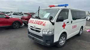 Toyota HiAce 2022 White