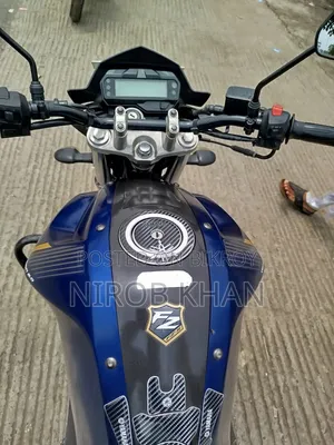 ইয়ামাহা এফজেডএস ভি২ ২০২২ নীল