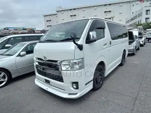 Toyota HiAce 2021 White
