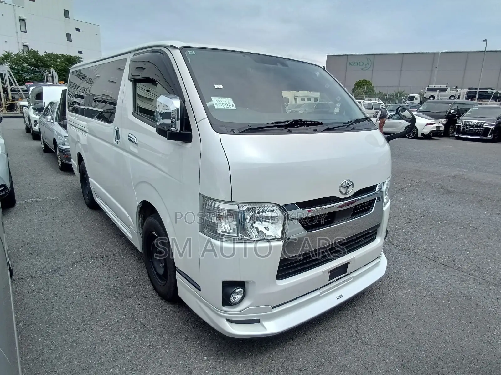 Toyota HiAce 2021 White