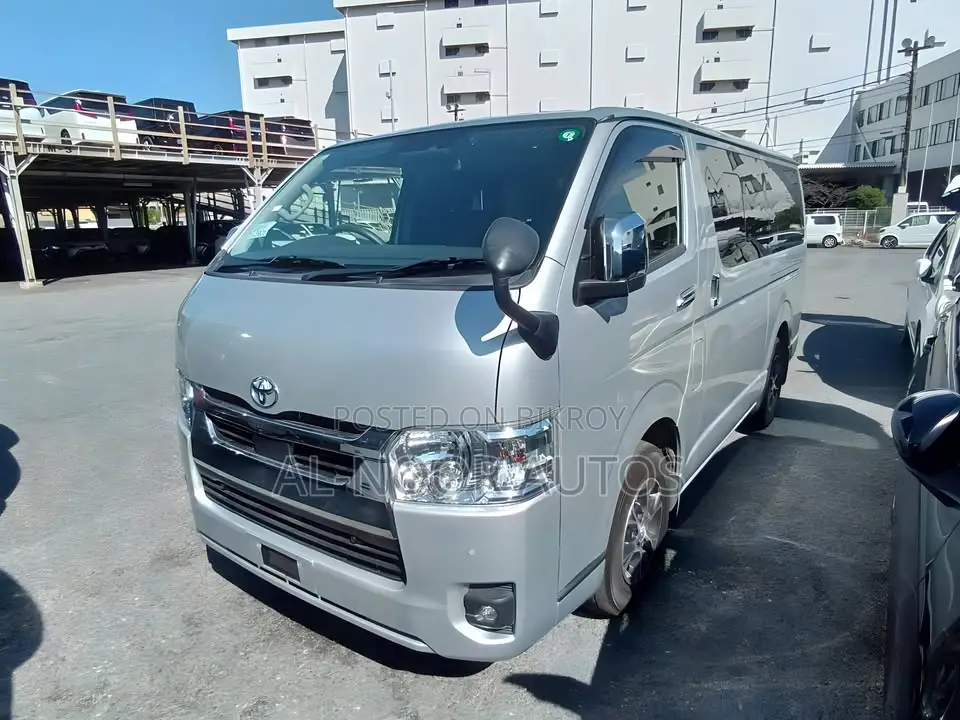 Toyota HiAce 2021 Silver