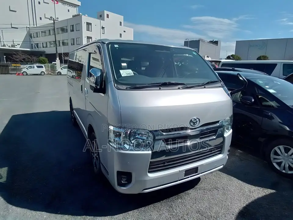 Toyota HiAce 2021 Silver