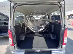 Toyota HiAce 2021 Silver