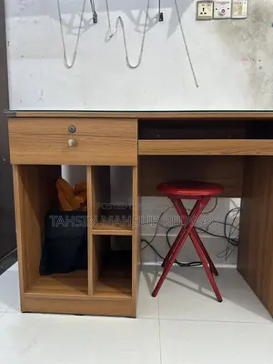 পিসি টেবিল বিক্রি হবে