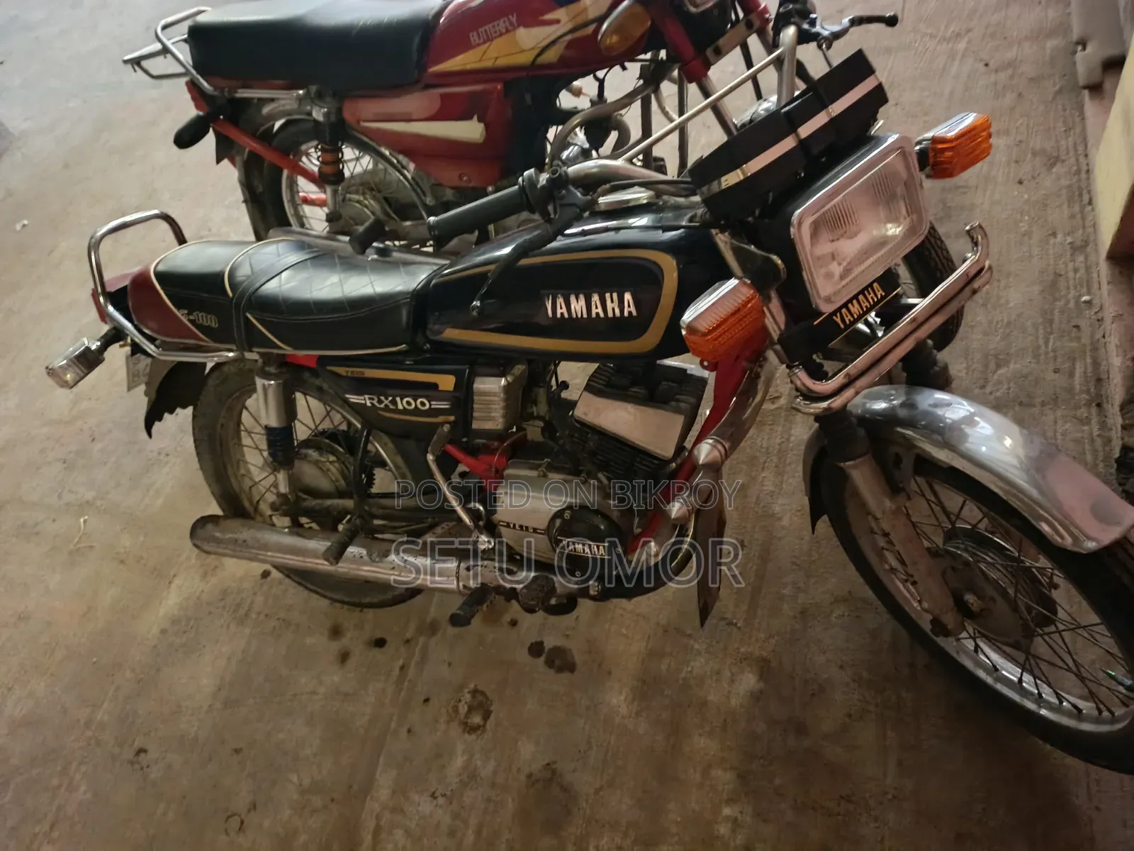 Yamaha 1998 Black