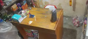 দোকানের জিনিসত্র